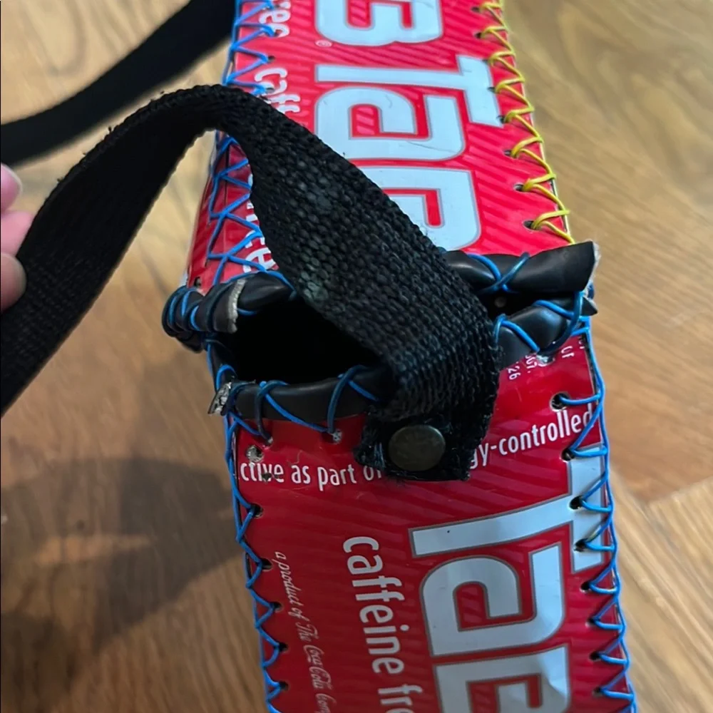 Unique TaB Can mini-bag; made from cans of discontinued soft drink - Picture 5 of 6